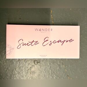 BRAND NEW- Wander Beauty Suite Escapes Eyeshadow Palette